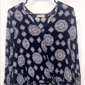 Navy blue pattered cropped shirt